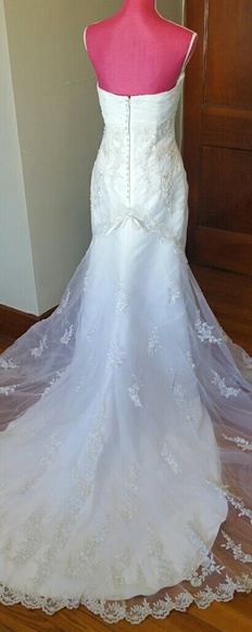 White Strapless Wedding dress - Picture 2 of 8